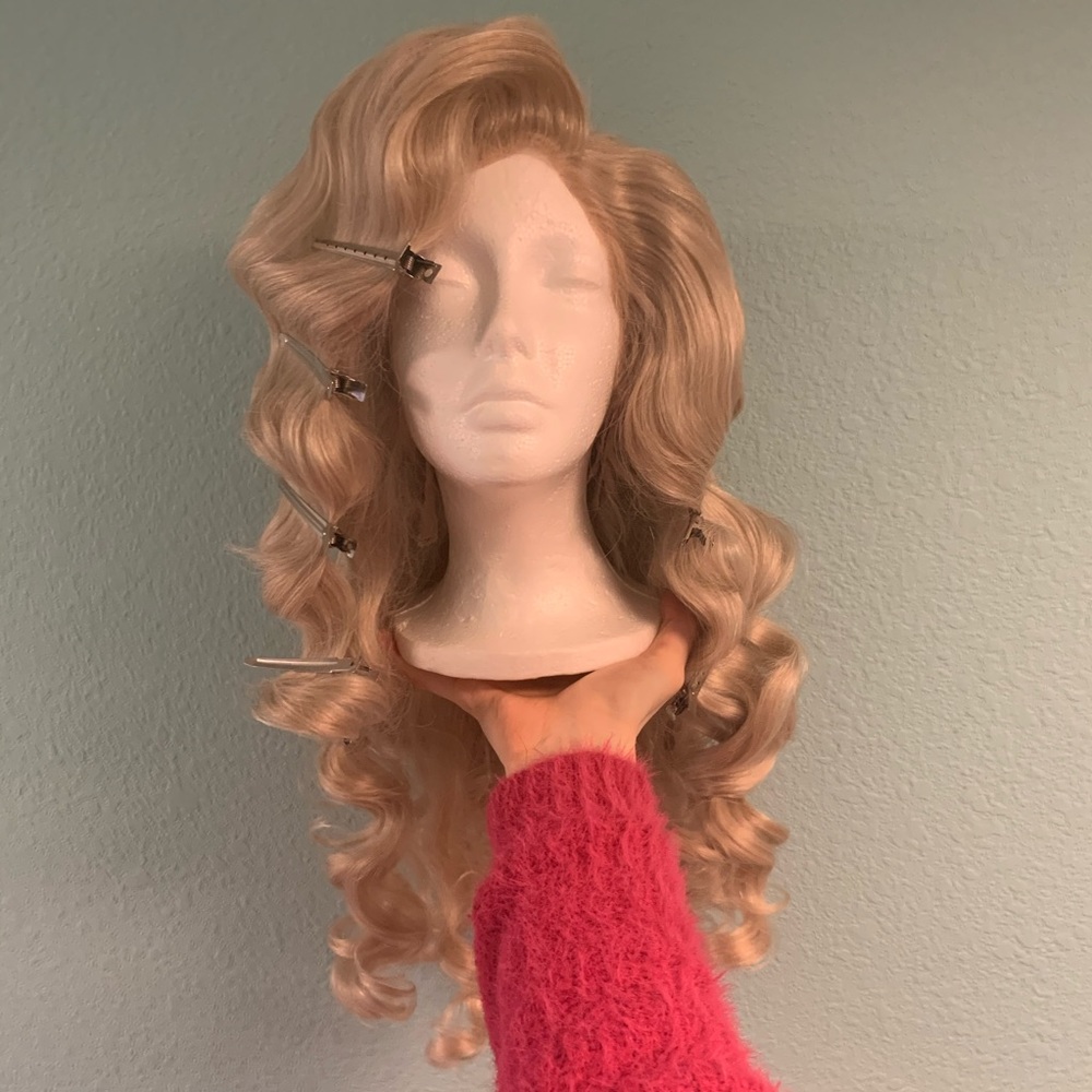 Drag Wig Champagne Blonde - Never Worn
